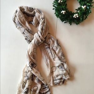 Women’s Tan w/black paisley print scarf